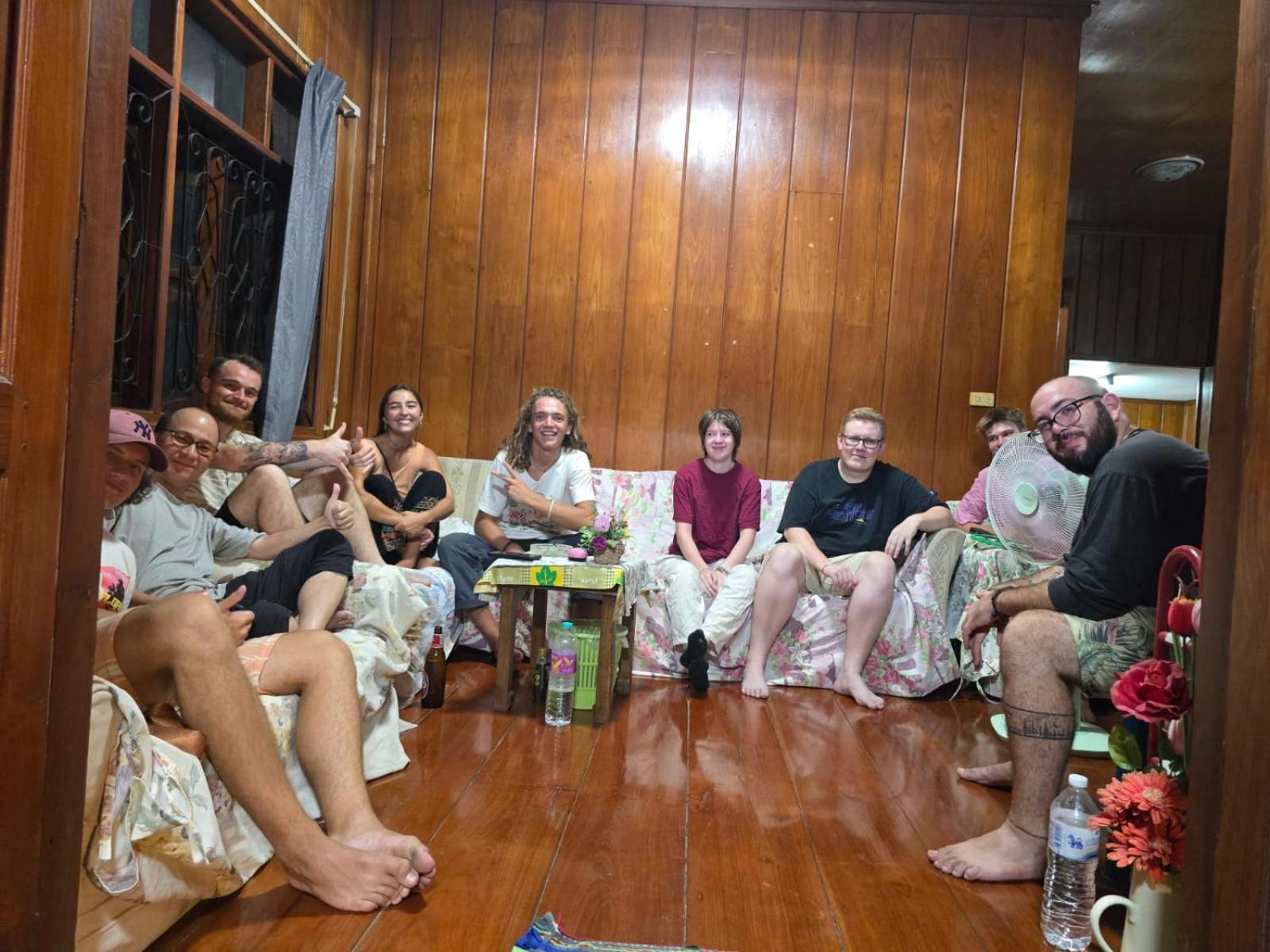 Sunny House Hostel Пай Экстерьер фото