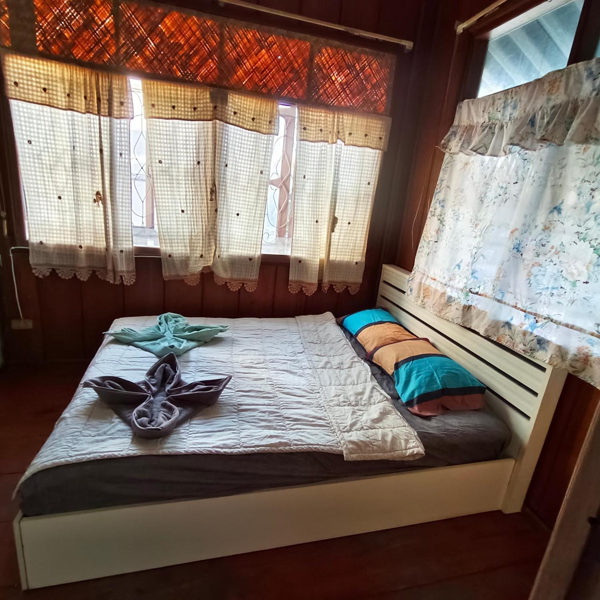 Sunny House Hostel Пай Экстерьер фото